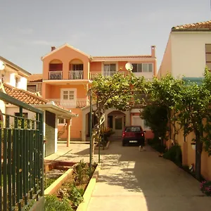 Apartman Tutina